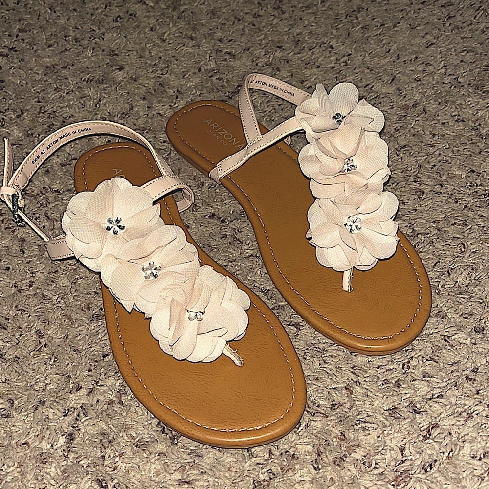 Arizona Jean Co. Light pink flower sandals
